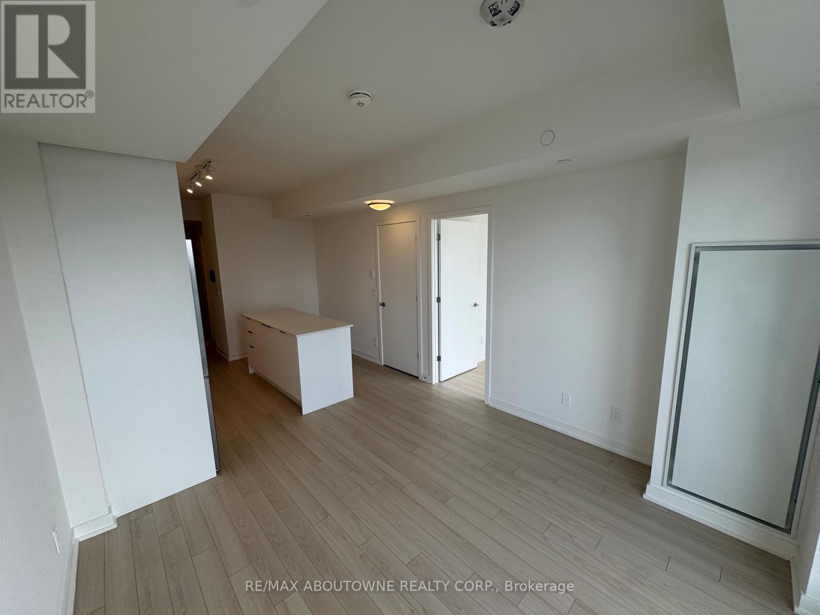 1204 - 3079 Trafalgar Road, Oakville, Ontario  L6H 8C5 - Photo 15 - W12612454