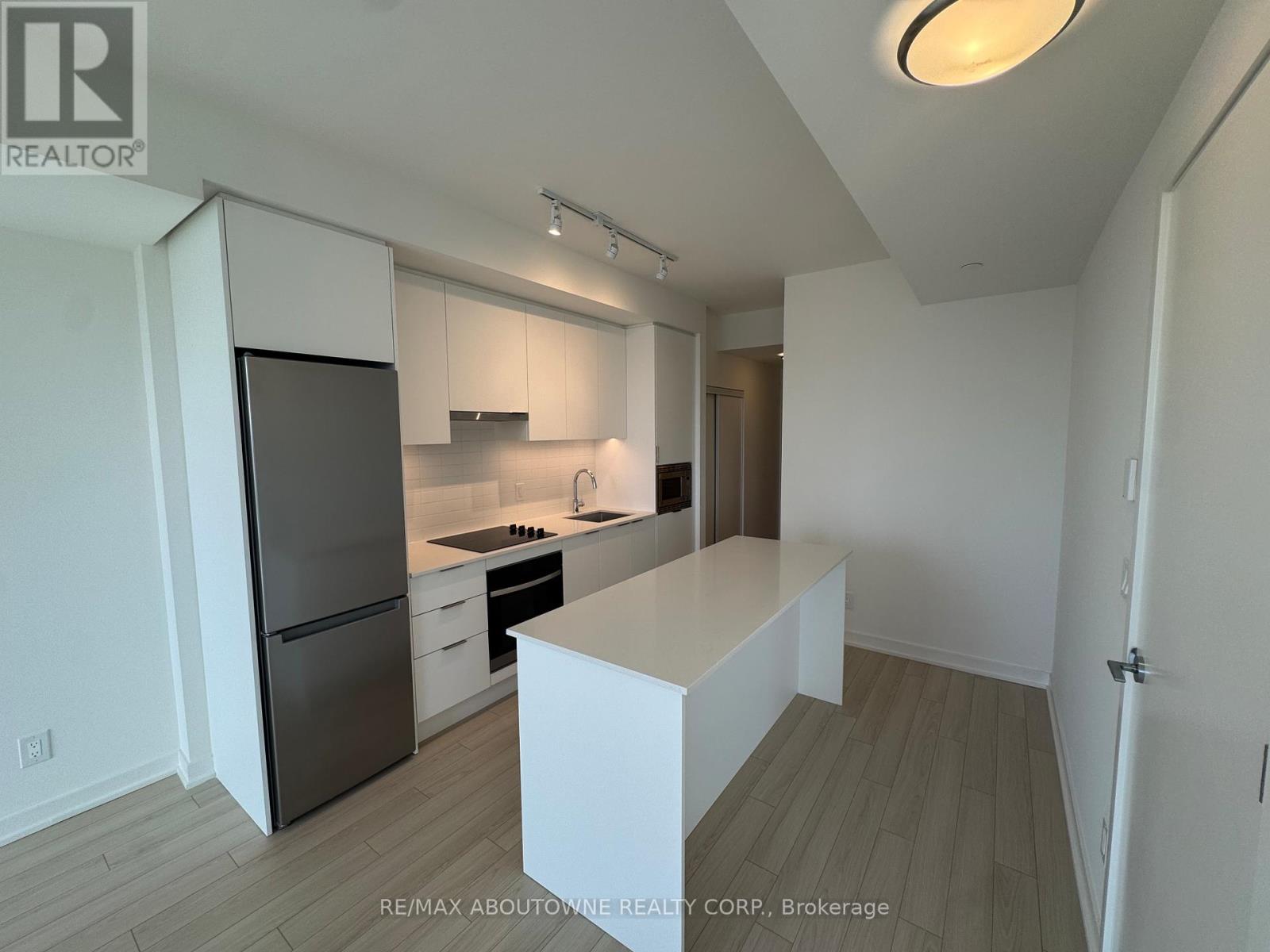 1204 - 3079 Trafalgar Road, Oakville, Ontario  L6H 8C5 - Photo 17 - W12612454