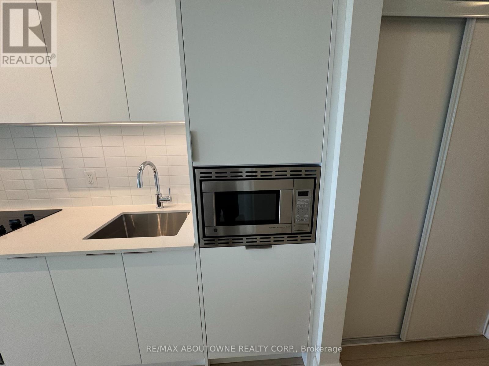 1204 - 3079 Trafalgar Road, Oakville, Ontario  L6H 8C5 - Photo 18 - W12612454