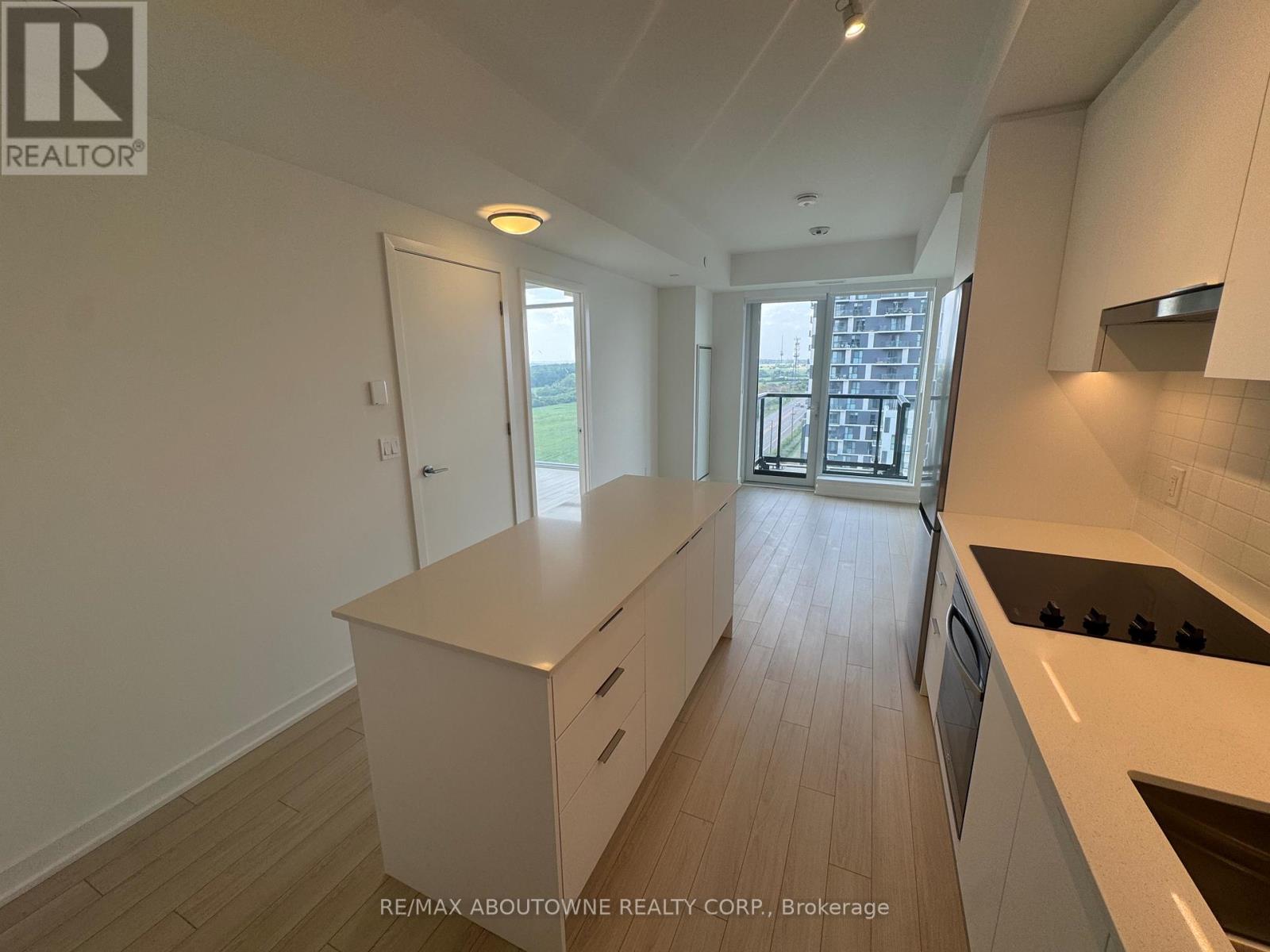 1204 - 3079 Trafalgar Road, Oakville, Ontario  L6H 8C5 - Photo 7 - W12612454