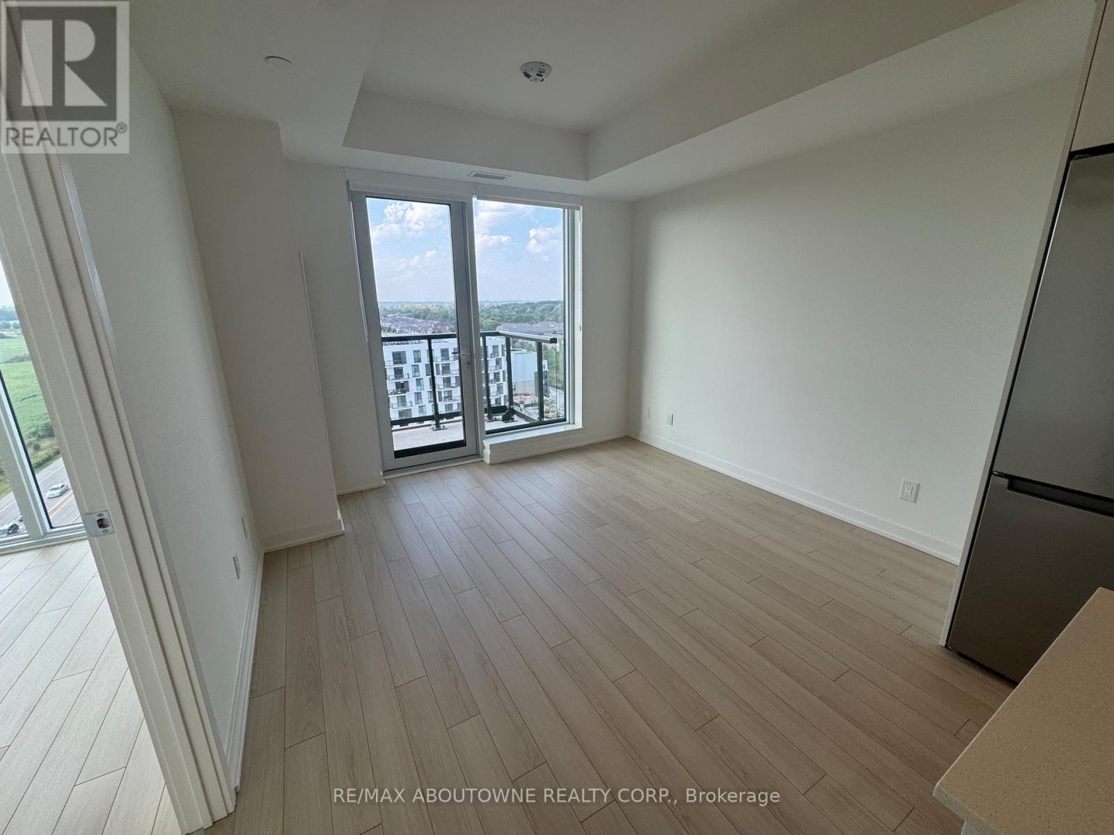 1204 - 3079 Trafalgar Road, Oakville, Ontario  L6H 8C5 - Photo 9 - W12612454