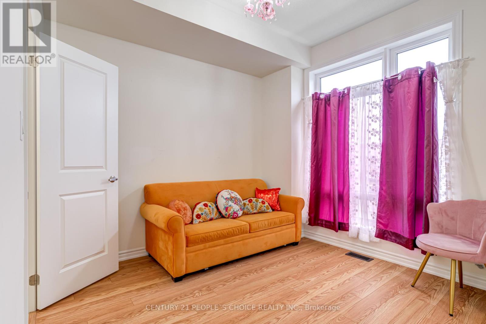 40 Purple Sage Drive, Brampton, Ontario  L6P 4N9 - Photo 6 - W12612460