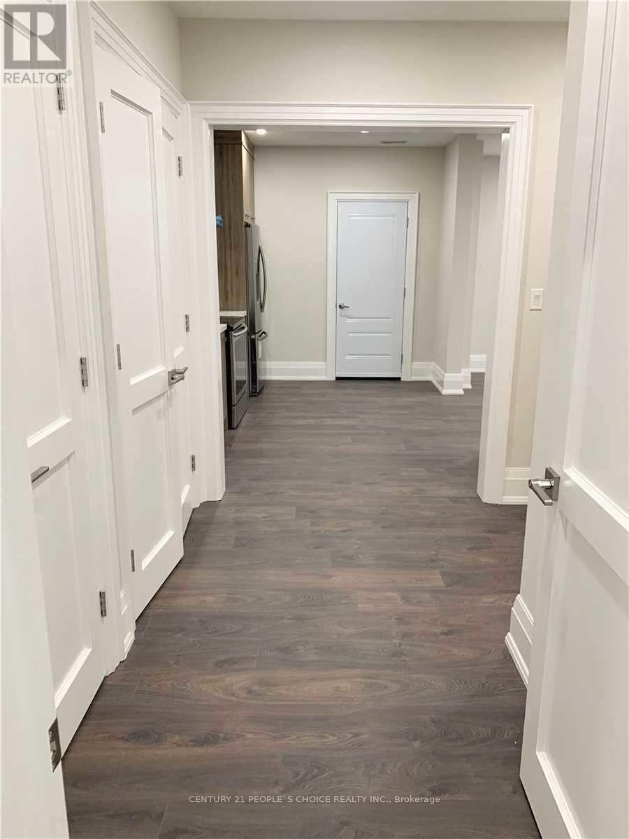 168 Fairview Road W, Mississauga (Fairview), Ontario  L5B 1K8 - Photo 5 - W12612498