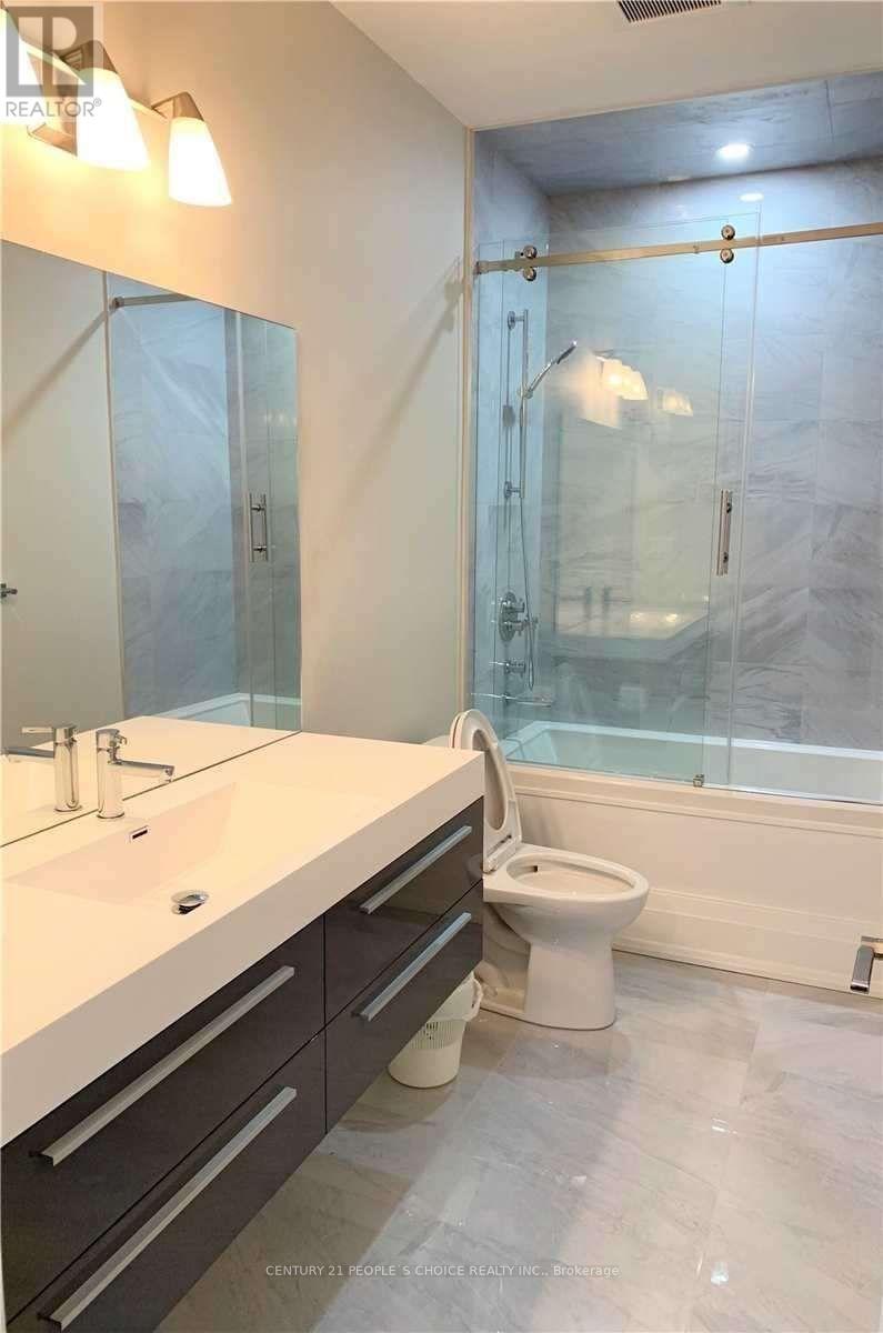 168 Fairview Road W, Mississauga (Fairview), Ontario  L5B 1K8 - Photo 9 - W12612498