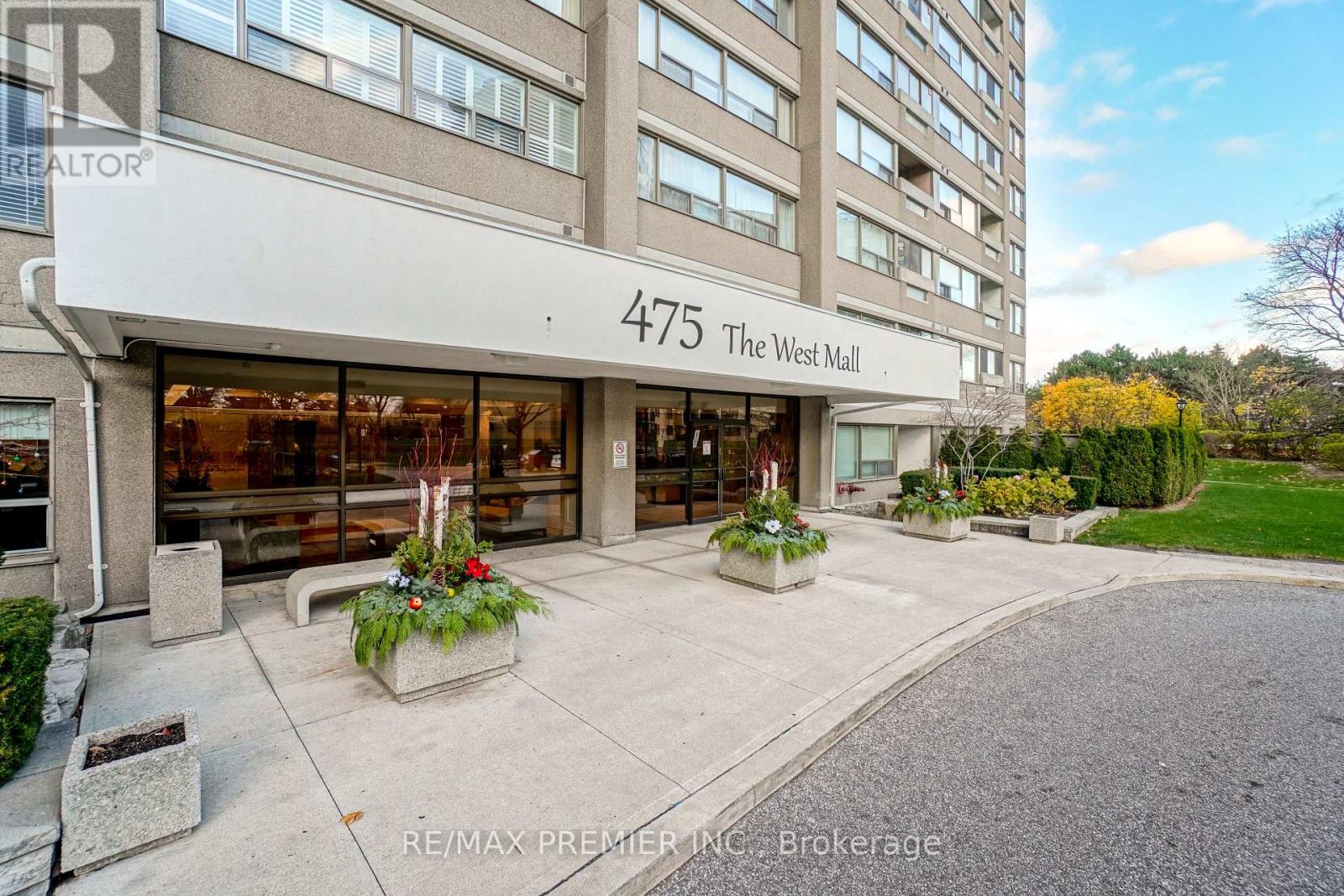 1602 - 475 The West Mall, Toronto, Ontario  M9C 4Z3 - Photo 4 - W12612506