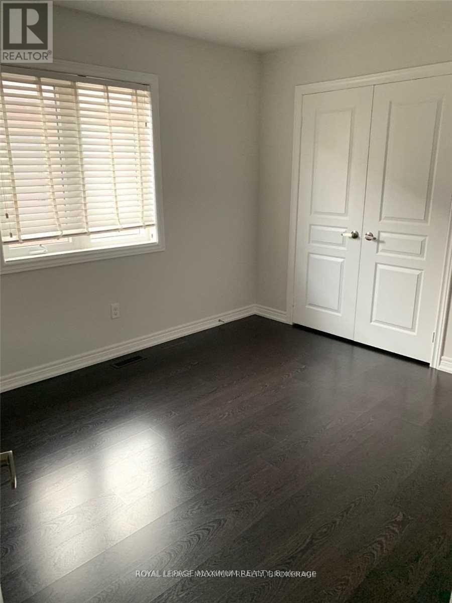 8 Tustin Road, Brampton (Bram East), Ontario  L6P 3K9 - Photo 13 - W12612514