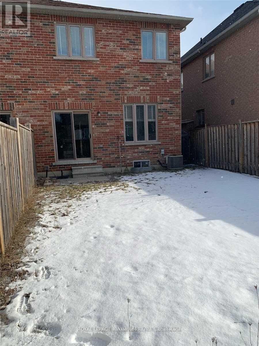8 Tustin Road, Brampton (Bram East), Ontario  L6P 3K9 - Photo 18 - W12612514
