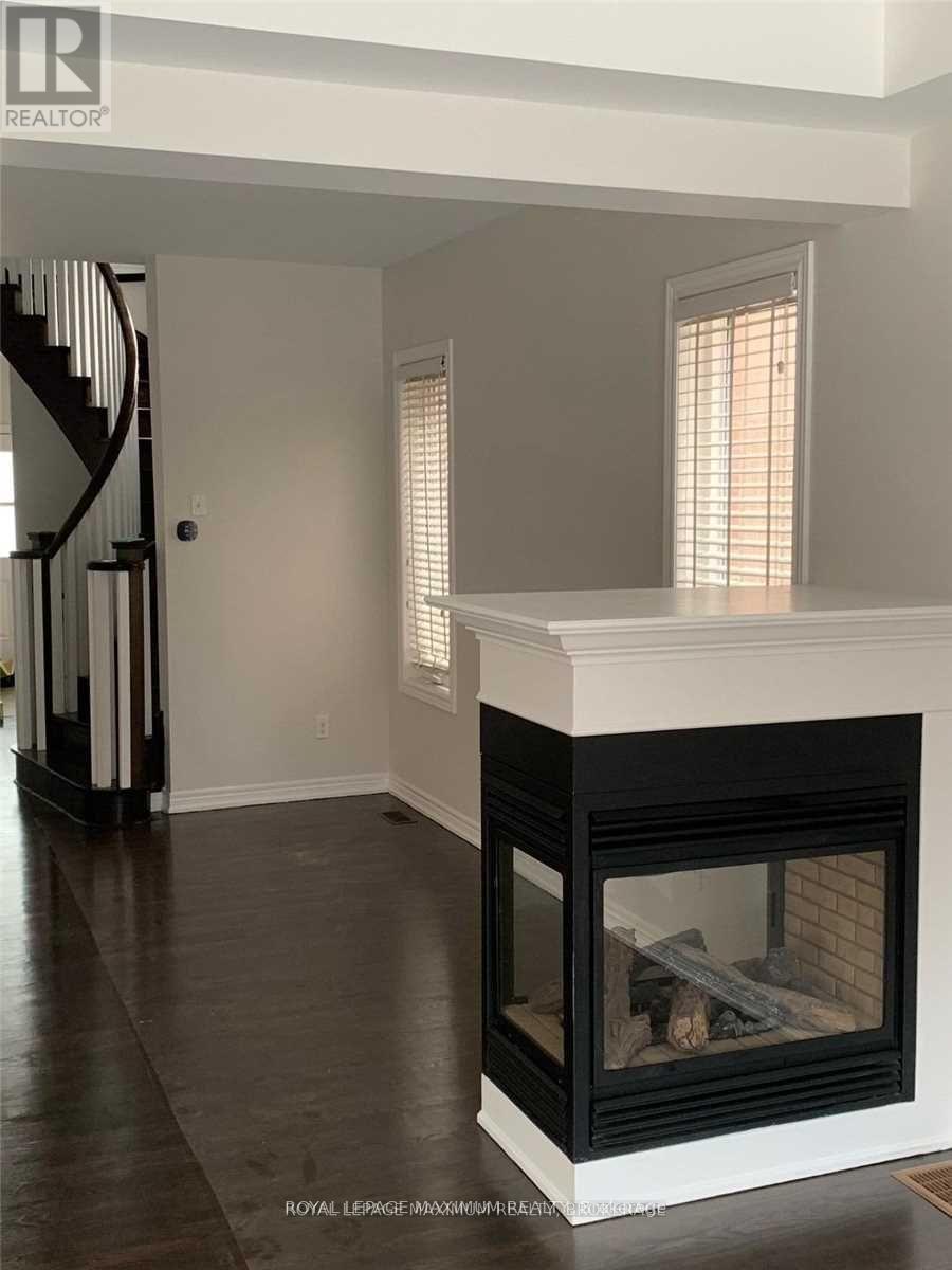 8 Tustin Road, Brampton (Bram East), Ontario  L6P 3K9 - Photo 2 - W12612514