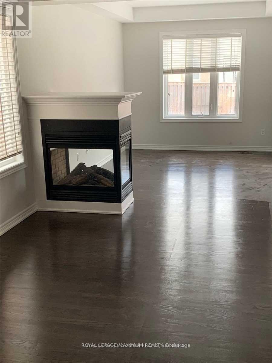 8 Tustin Road, Brampton (Bram East), Ontario  L6P 3K9 - Photo 3 - W12612514