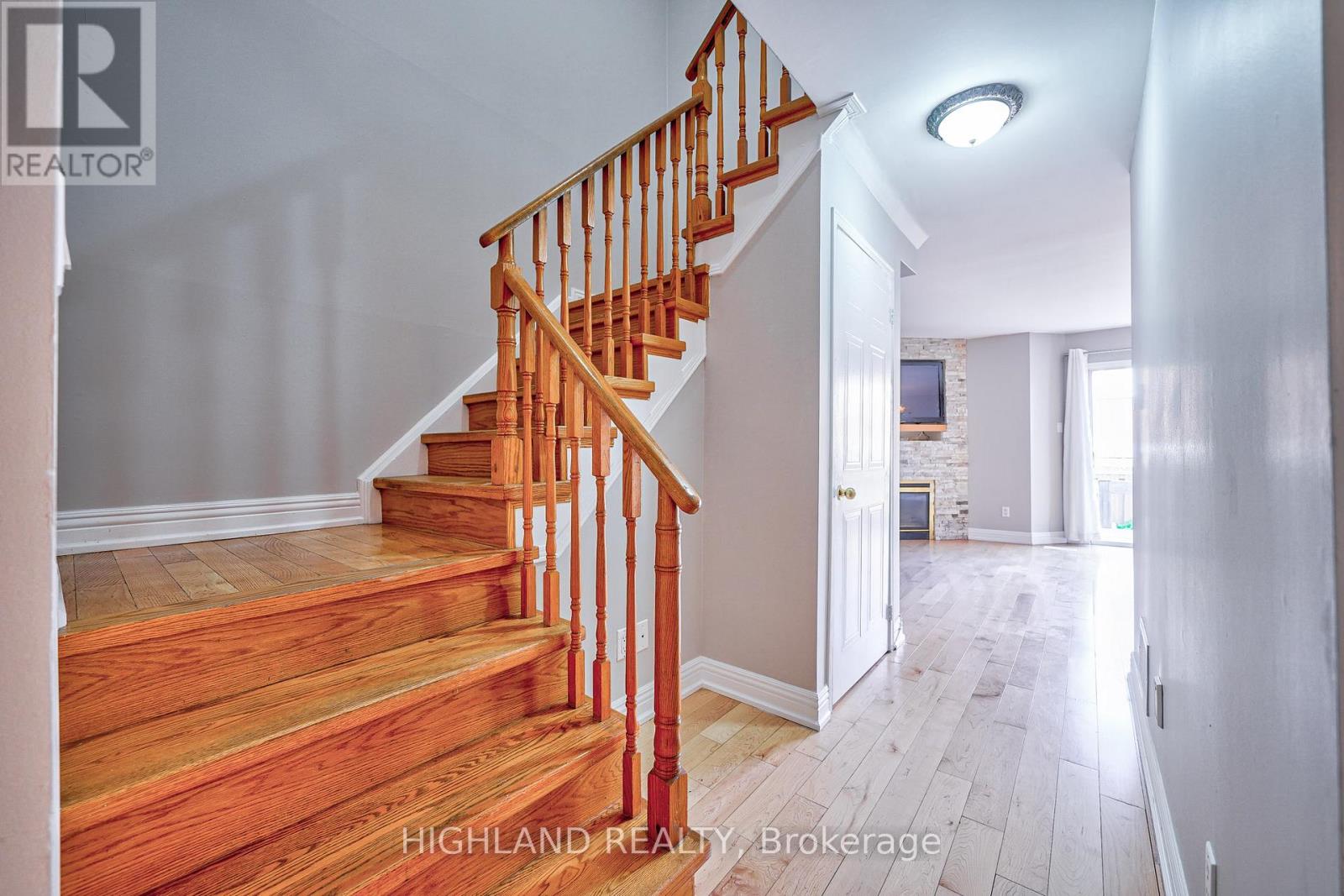 5634 Whistler Crescent, Mississauga, Ontario  L4Z 3R6 - Photo 5 - W12612522