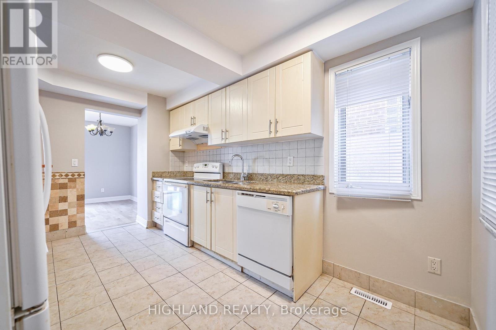 5634 Whistler Crescent, Mississauga, Ontario  L4Z 3R6 - Photo 6 - W12612522