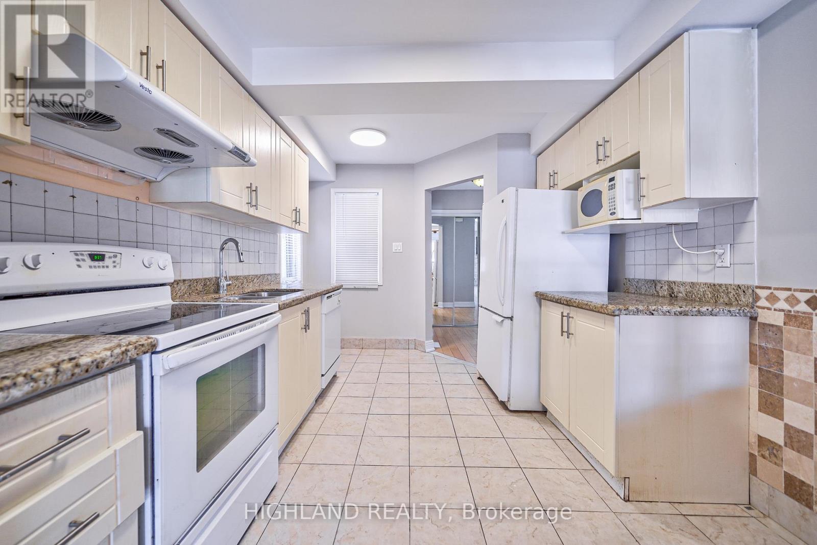 5634 Whistler Crescent, Mississauga, Ontario  L4Z 3R6 - Photo 8 - W12612522