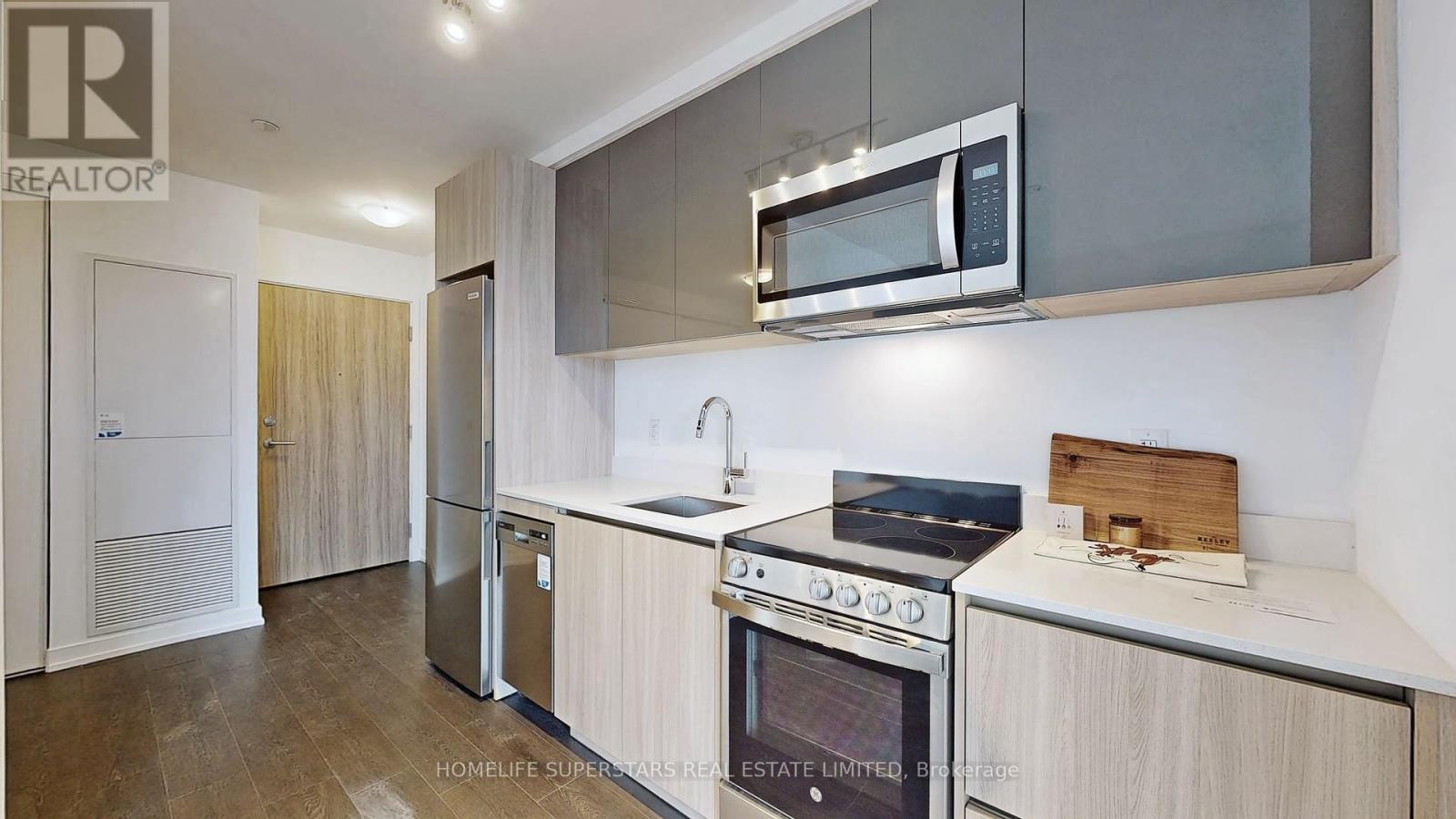 212 - 11 Maryport Avenue, Toronto (Downsview-Roding-Cfb), Ontario  M3M 0E2 - Photo 13 - W12612570