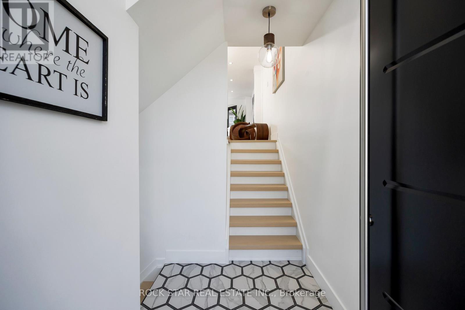 50 - 5090 Fairview Street, Burlington, Ontario  L7L 7H5 - Photo 2 - W12612574