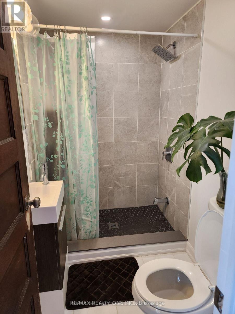 18 Redwood Drive, Parry Sound, Ontario  P2A 2S4 - Photo 6 - X12612590