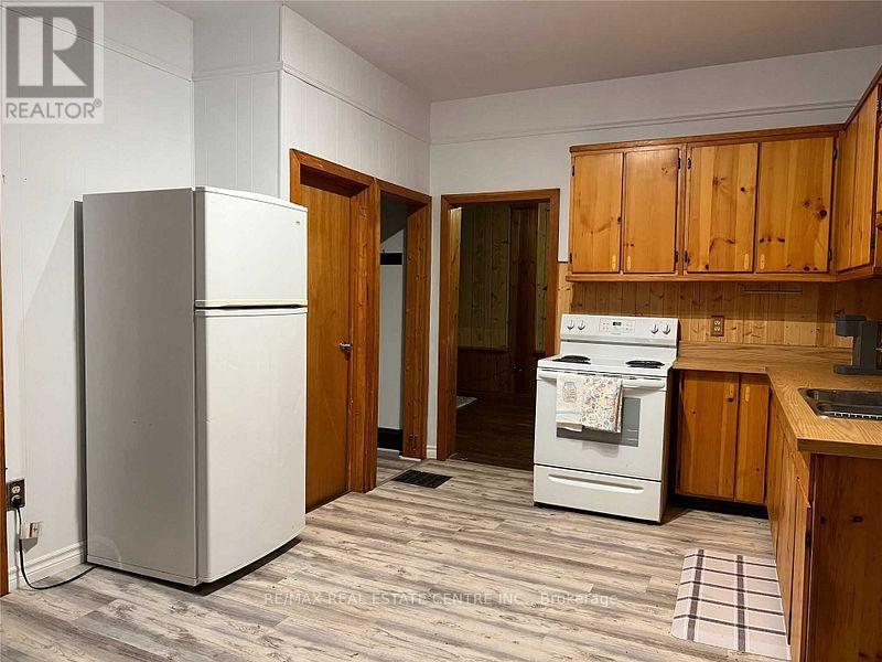 18 Redwood Drive, Parry Sound, Ontario  P2A 2S4 - Photo 9 - X12612590