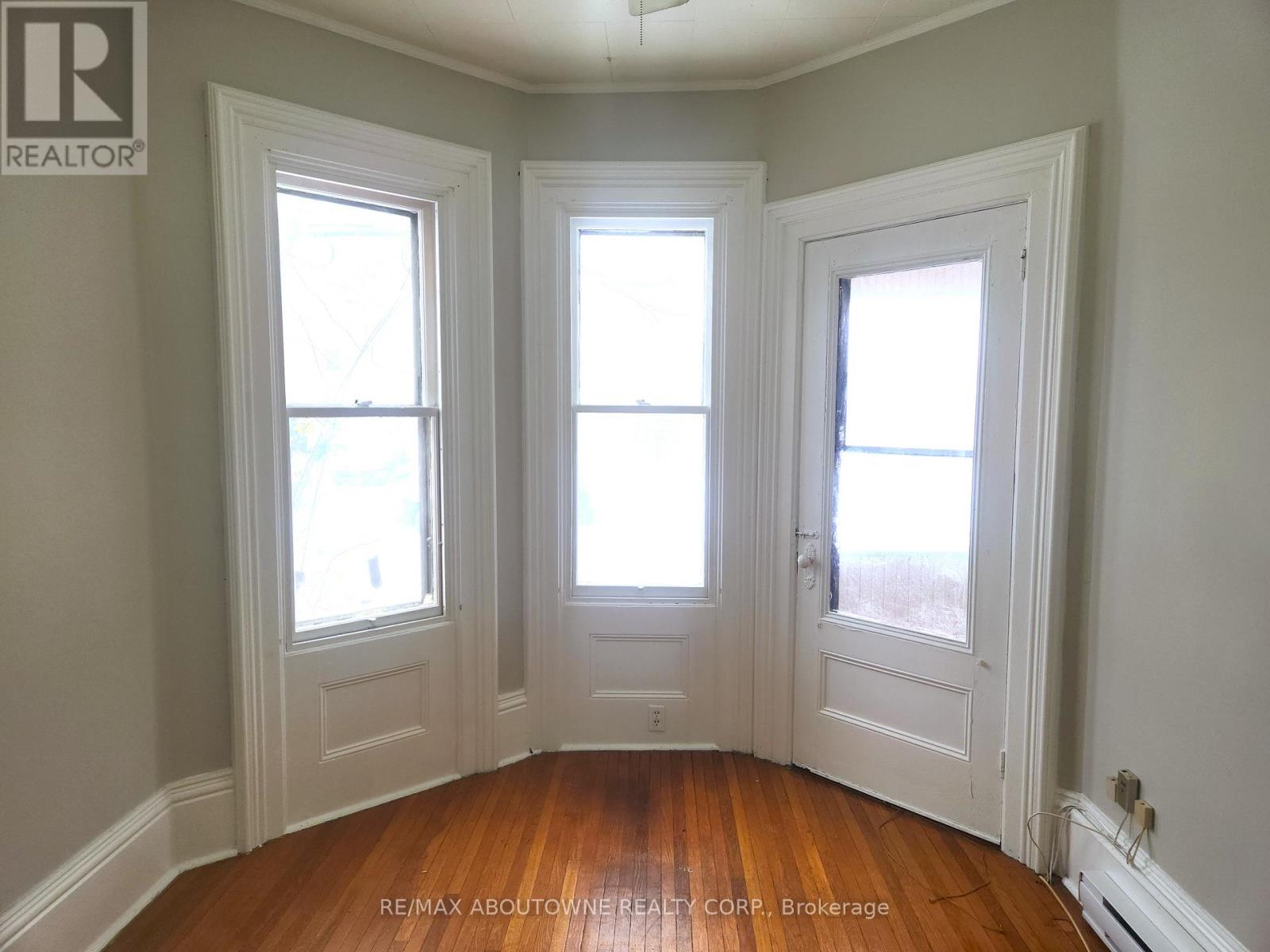 Main - 177 Chatham Street, Brantford, Ontario  N3S 4G6 - Photo 10 - X12607548