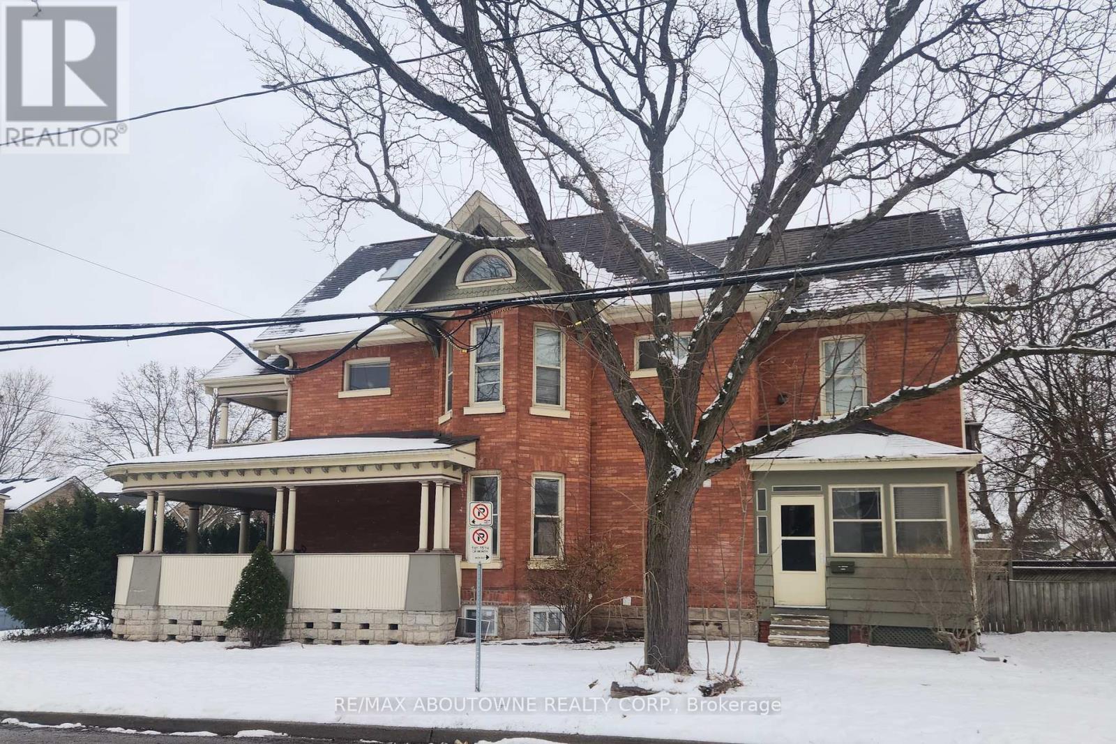 Main - 177 Chatham Street, Brantford, Ontario  N3S 4G6 - Photo 2 - X12607548