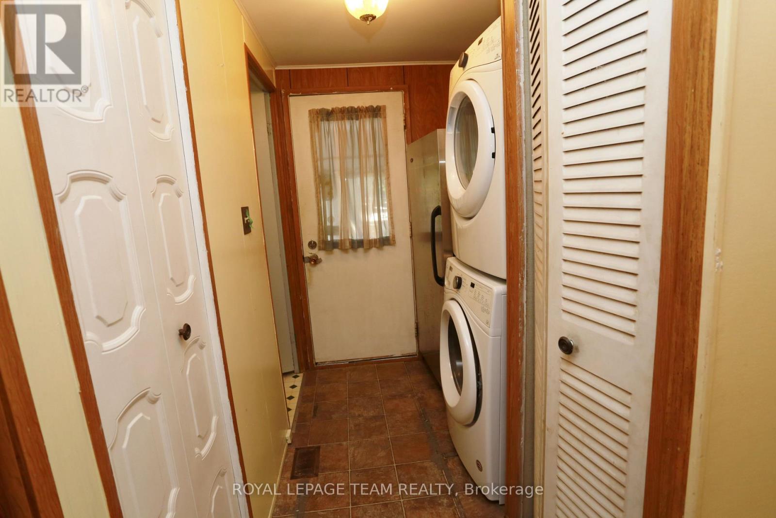 3 Fringewood Drive, Ottawa, Ontario  K2S 1T1 - Photo 24 - X12340076