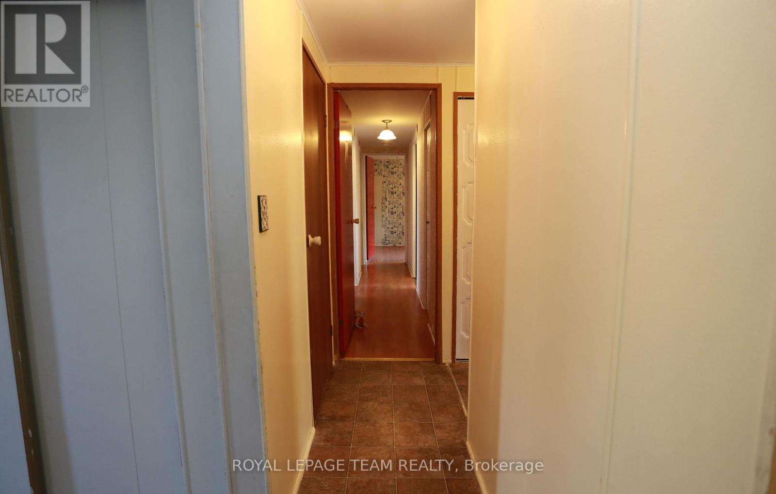 3 Fringewood Drive, Ottawa, Ontario  K2S 1T1 - Photo 12 - X12340076