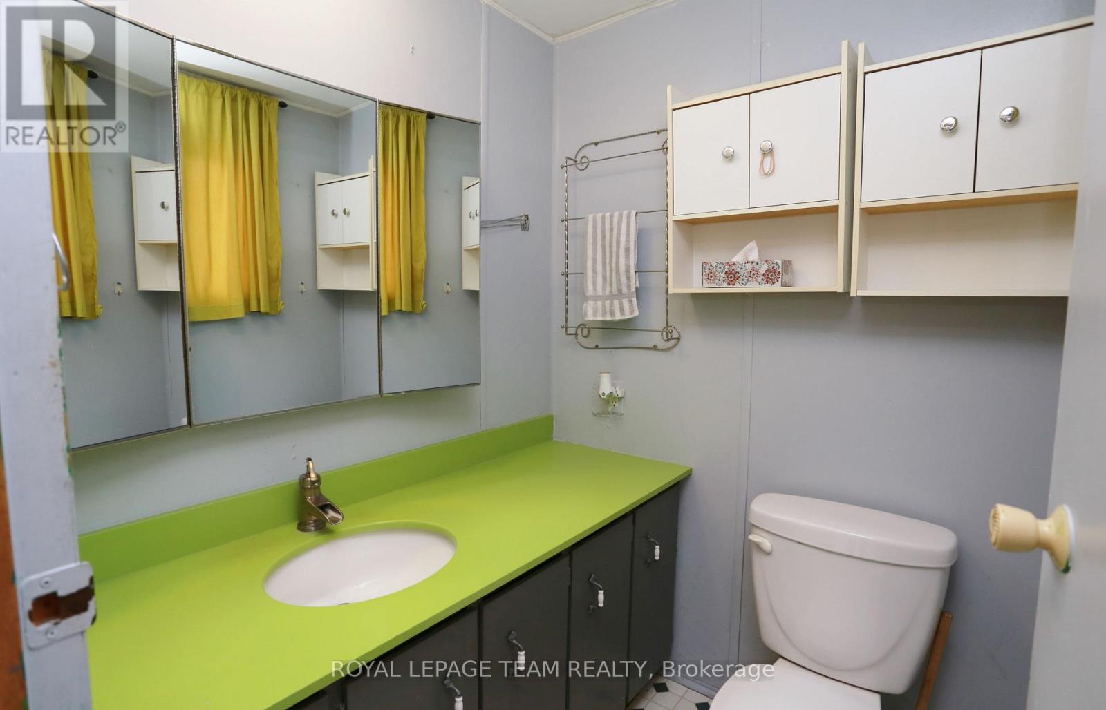 3 Fringewood Drive, Ottawa, Ontario  K2S 1T1 - Photo 25 - X12340076