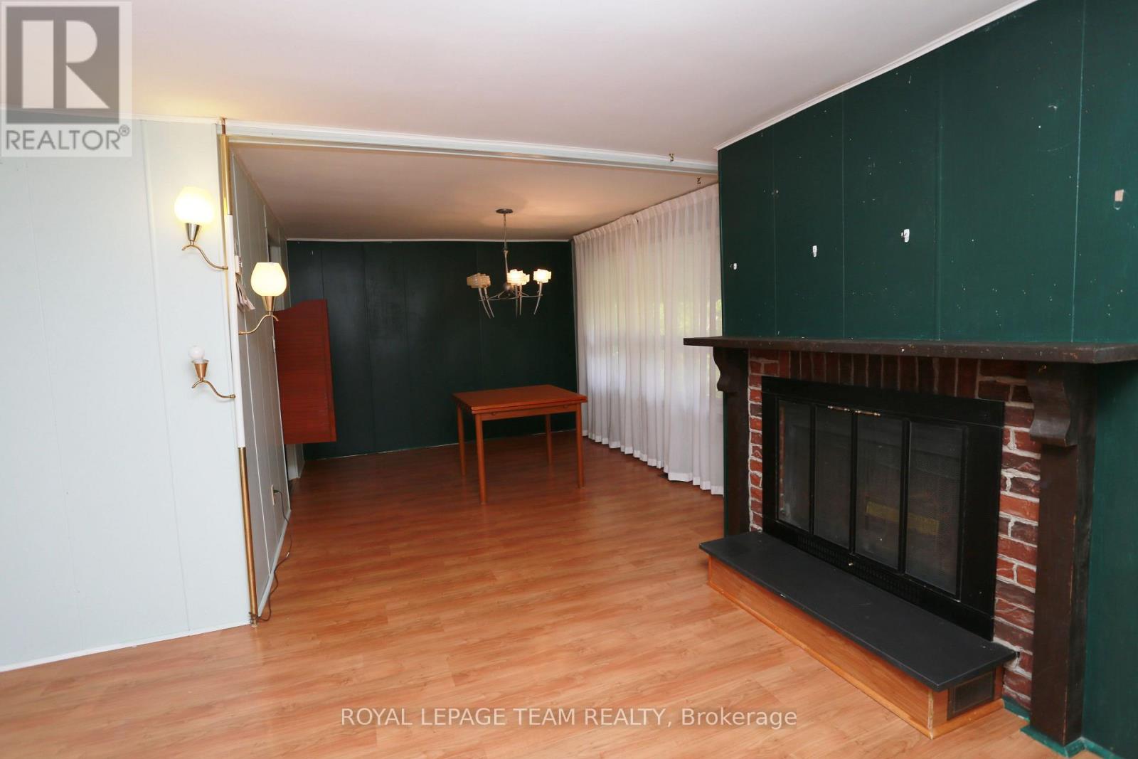 3 Fringewood Drive, Ottawa, Ontario  K2S 1T1 - Photo 6 - X12340076