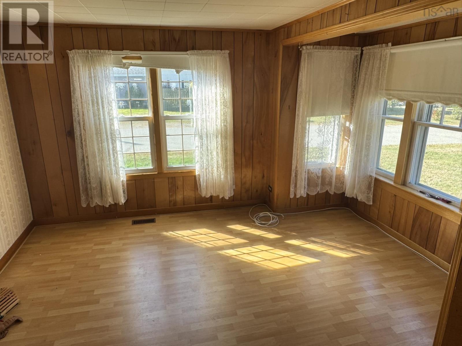 59 Transvaal Street, Shelburne, Nova Scotia B0T 1W0 - Photo 11 - 202525320