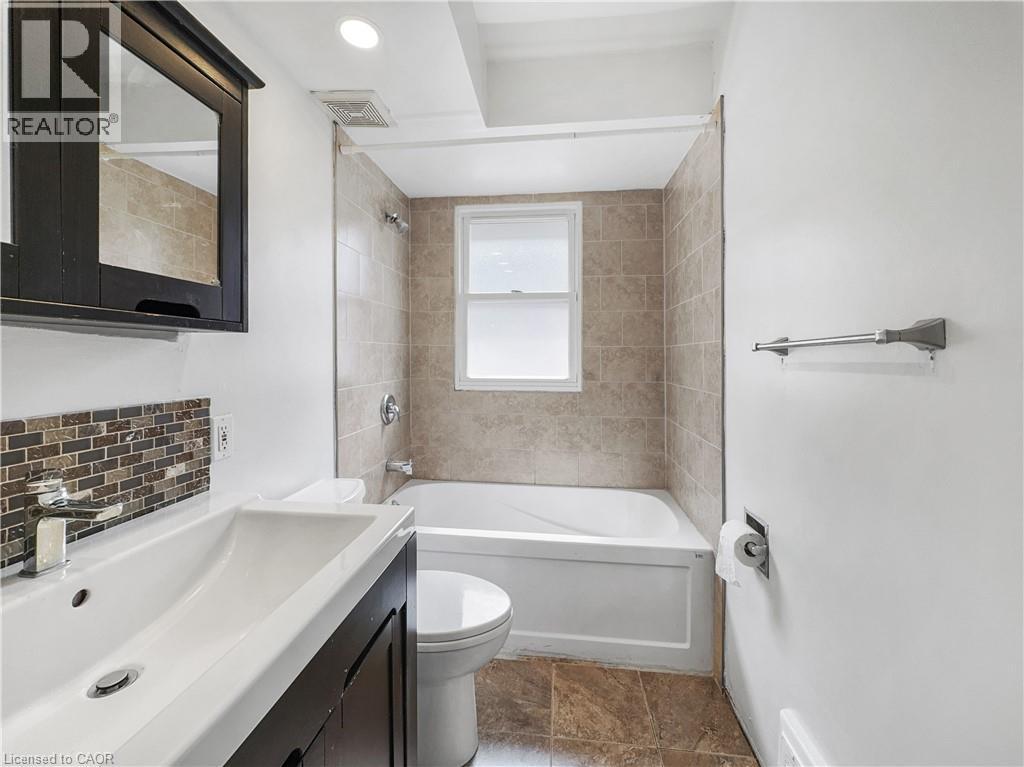 300 East 32nd Street, Hamilton, Ontario  L8V 3S7 - Photo 24 - 40763043