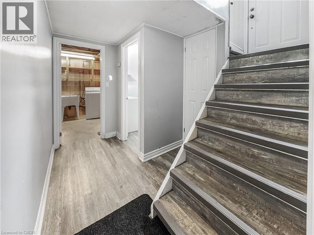 300 East 32nd Street, Hamilton, Ontario  L8V 3S7 - Photo 37 - 40763043