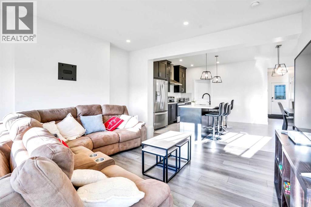 1449 Bayview Point Sw, Airdrie, Alberta  T4B 3N8 - Photo 7 - A2260300