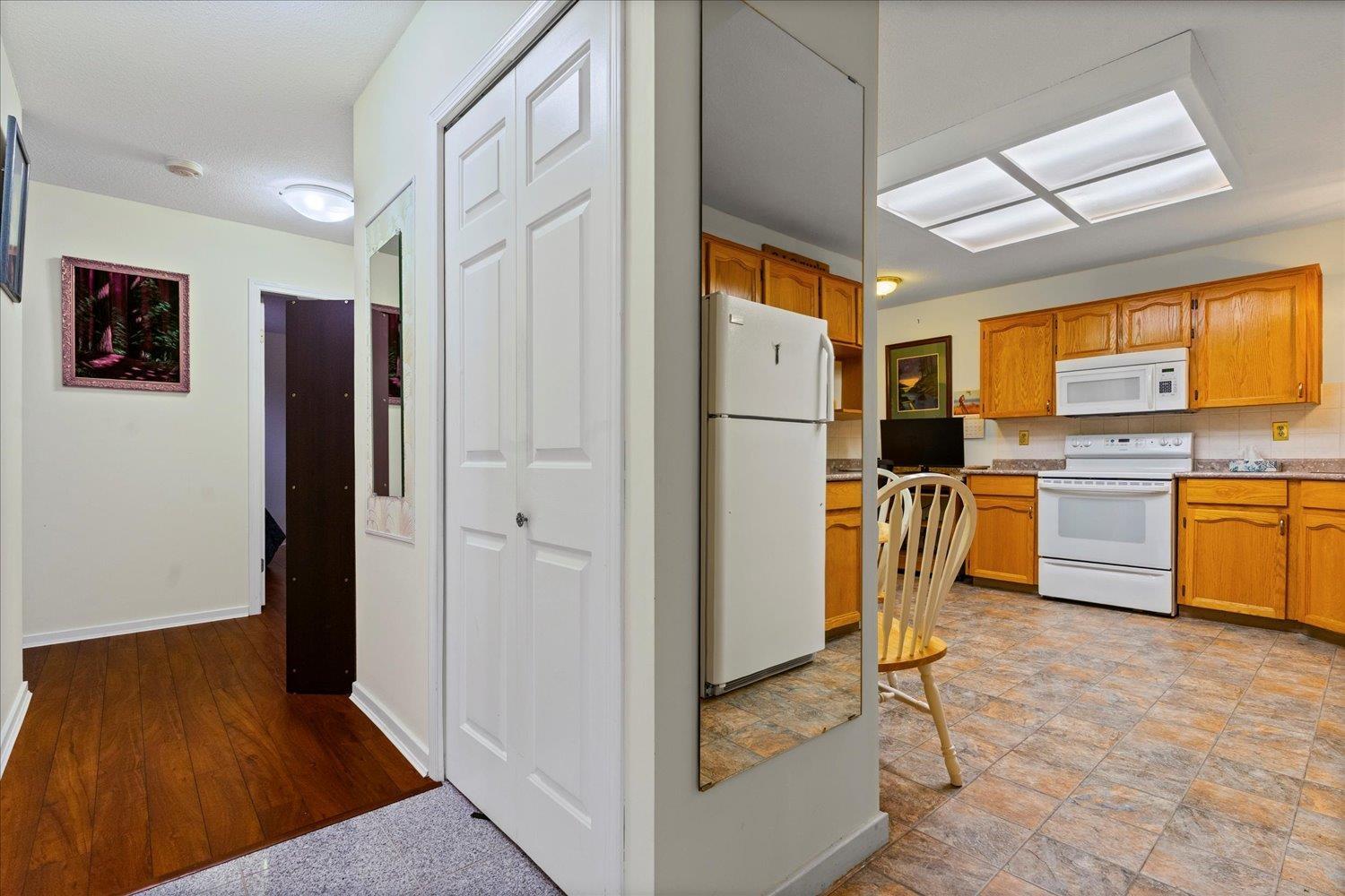 113 33030 George Ferguson Way, Abbotsford, British Columbia V2S 6Y2 - Photo 4 - R3071581