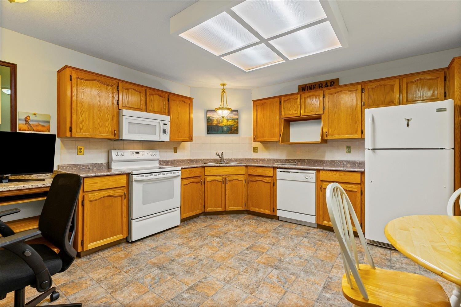 113 33030 George Ferguson Way, Abbotsford, British Columbia V2S 6Y2 - Photo 6 - R3071581