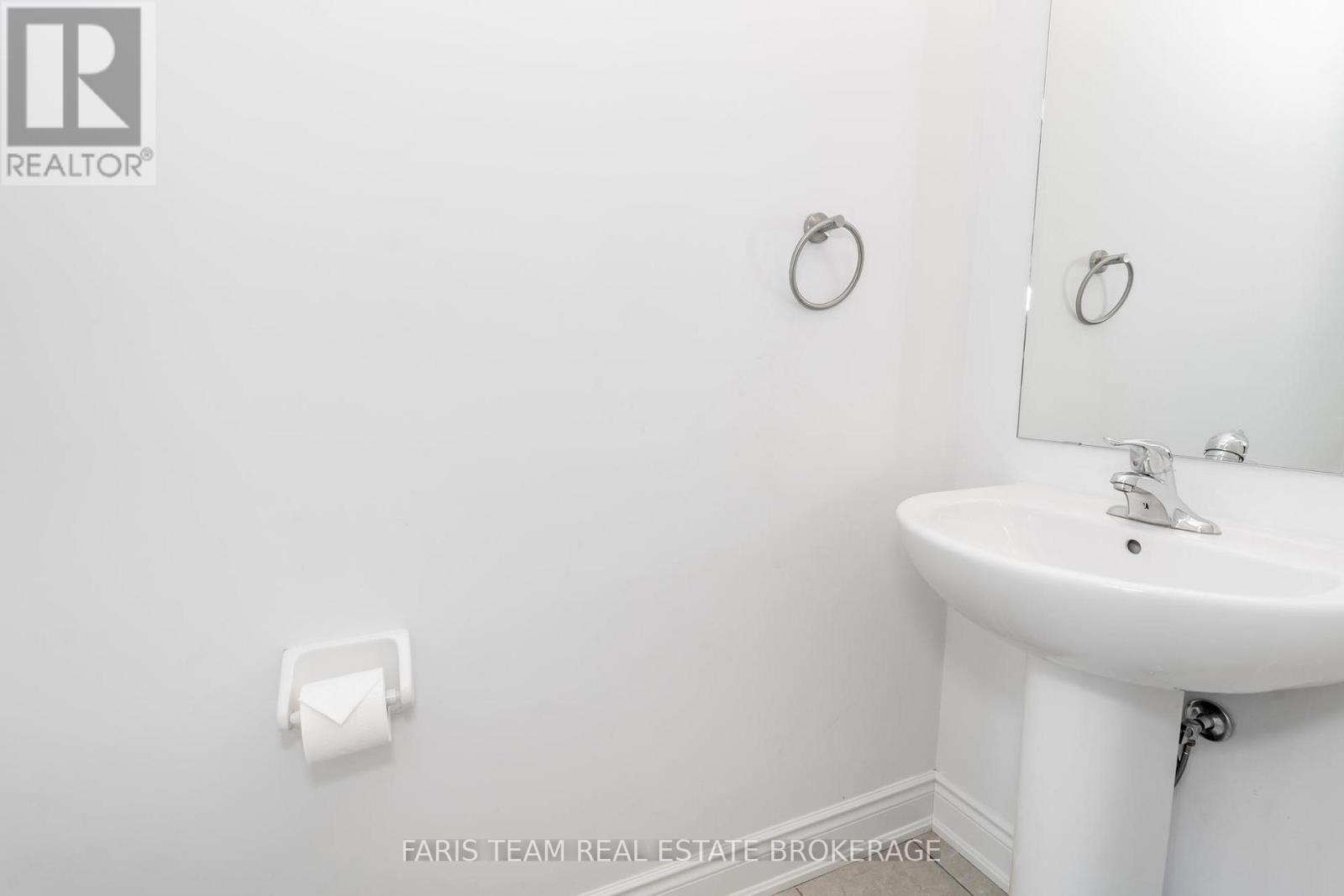 7 Lisa Street, Wasaga Beach, Ontario  L9Z 0K9 - Photo 12 - S12484018