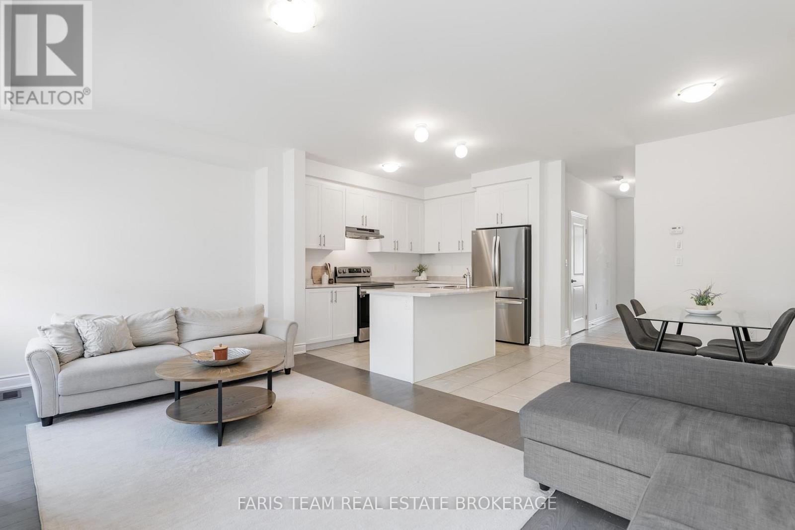 7 Lisa Street, Wasaga Beach, Ontario  L9Z 0K9 - Photo 11 - S12484018