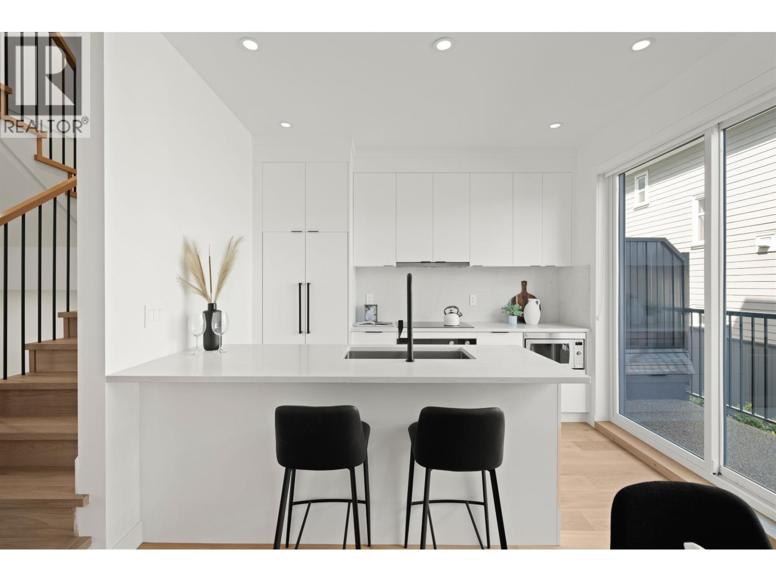 2412 Victoria Drive, Vancouver, British Columbia  V5N 1T8 - Photo 3 - R3072934