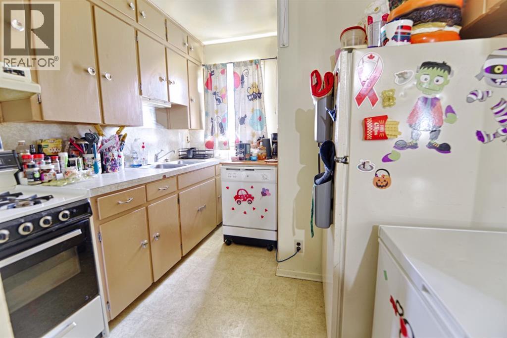 451 19 Street N, Lethbridge, Alberta  T1H 3K4 - Photo 5 - A2273043