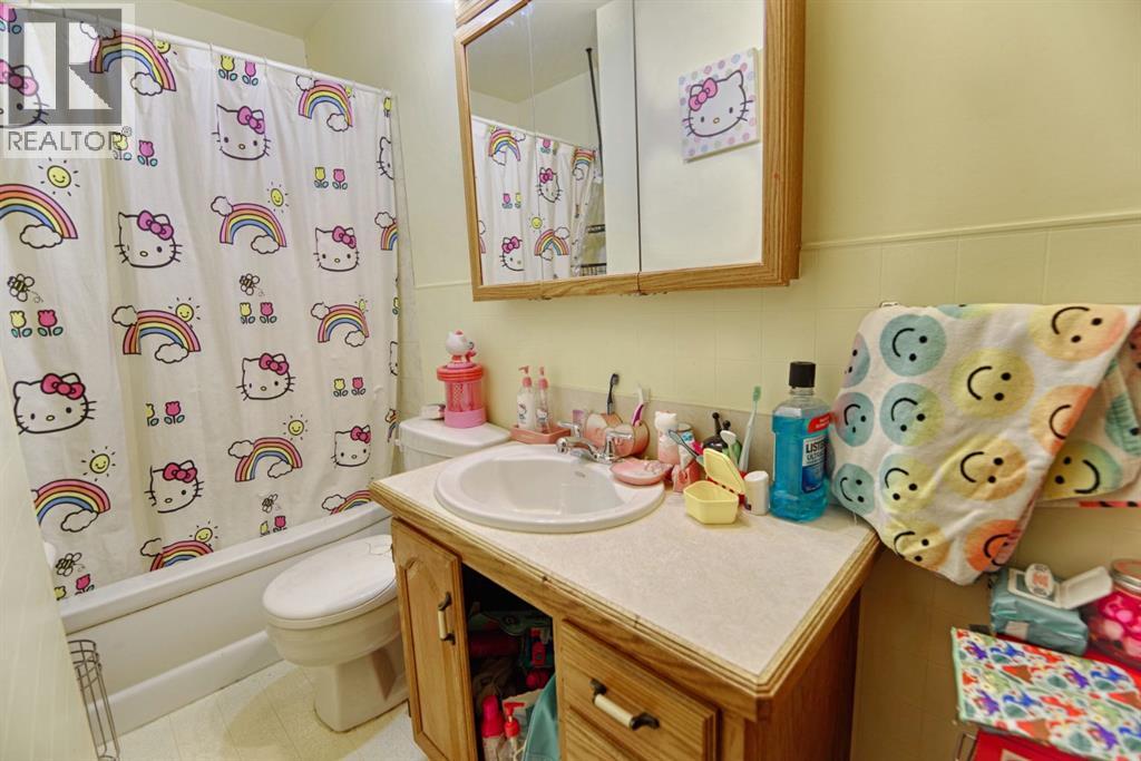 451 19 Street N, Lethbridge, Alberta  T1H 3K4 - Photo 11 - A2273043