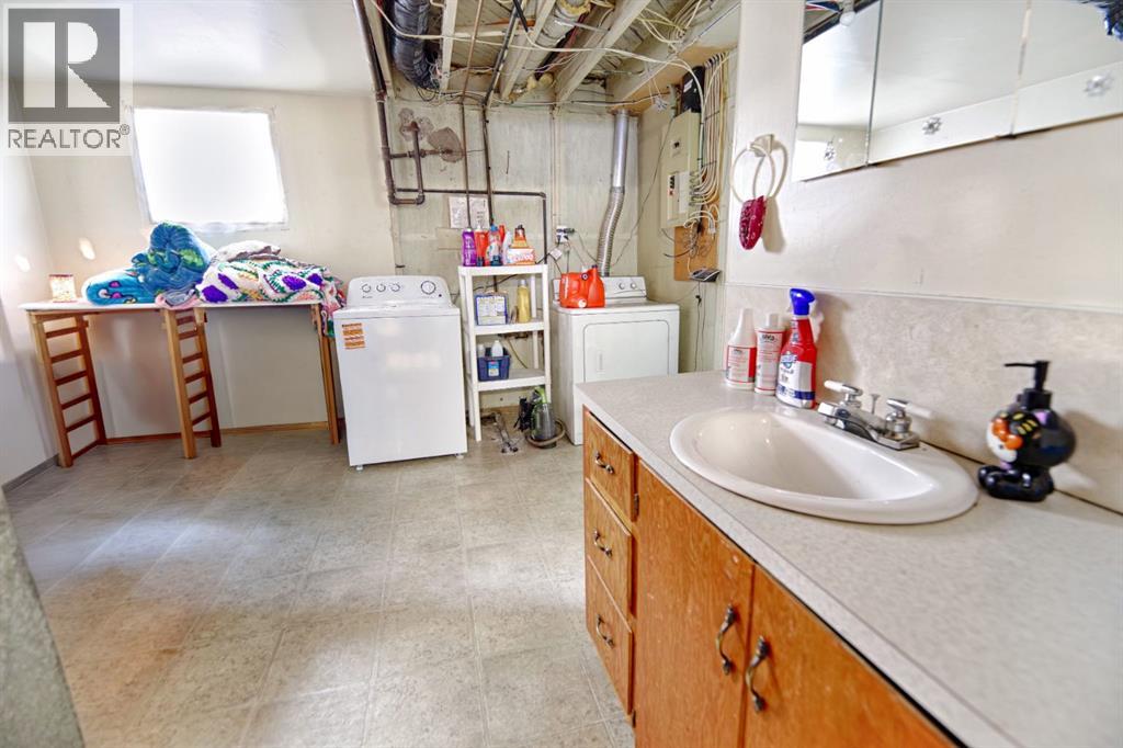 451 19 Street N, Lethbridge, Alberta  T1H 3K4 - Photo 16 - A2273043