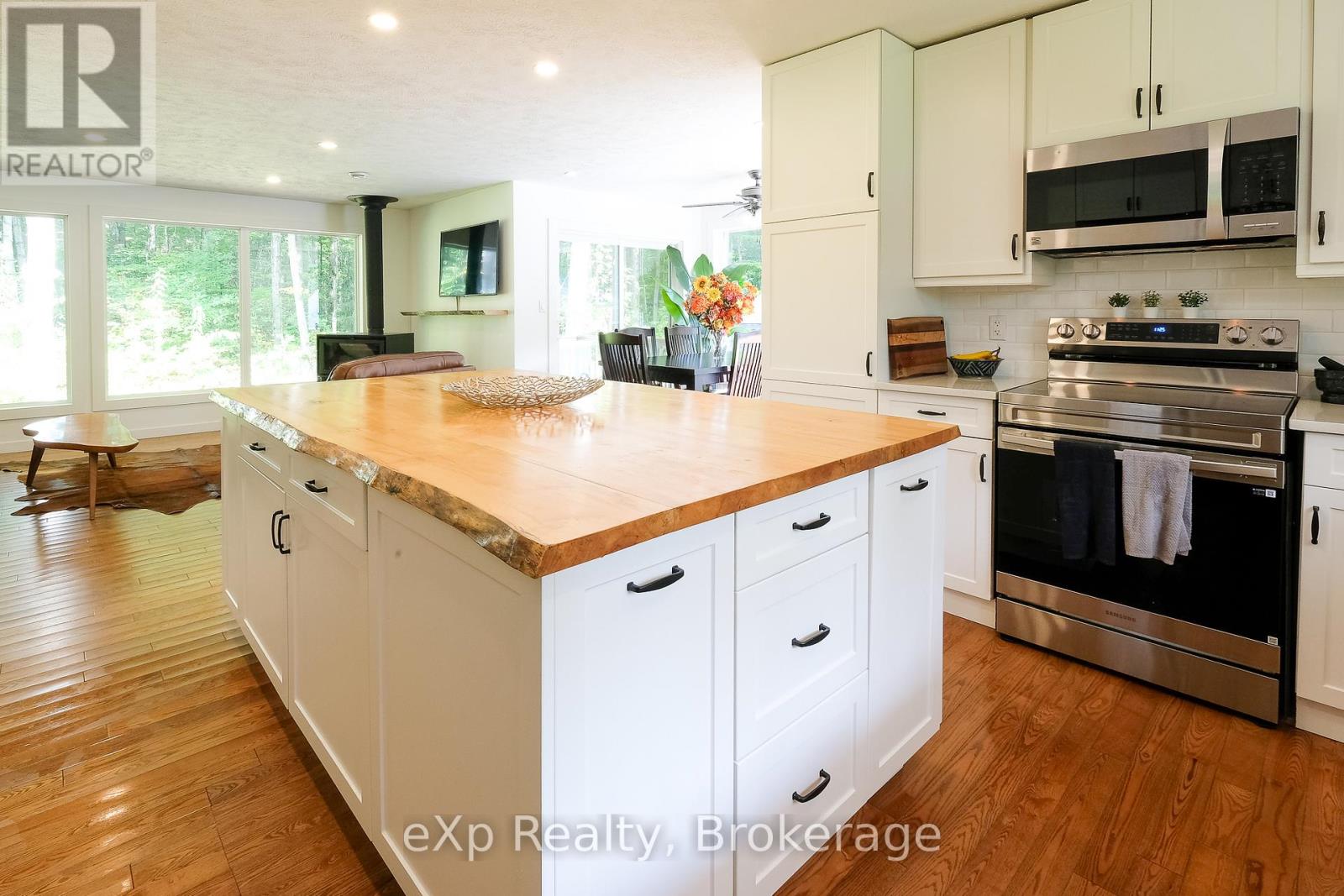 442625 Concession Road 21, Georgian Bluffs, Ontario N0H 2T0 - Photo 14 - X12432768