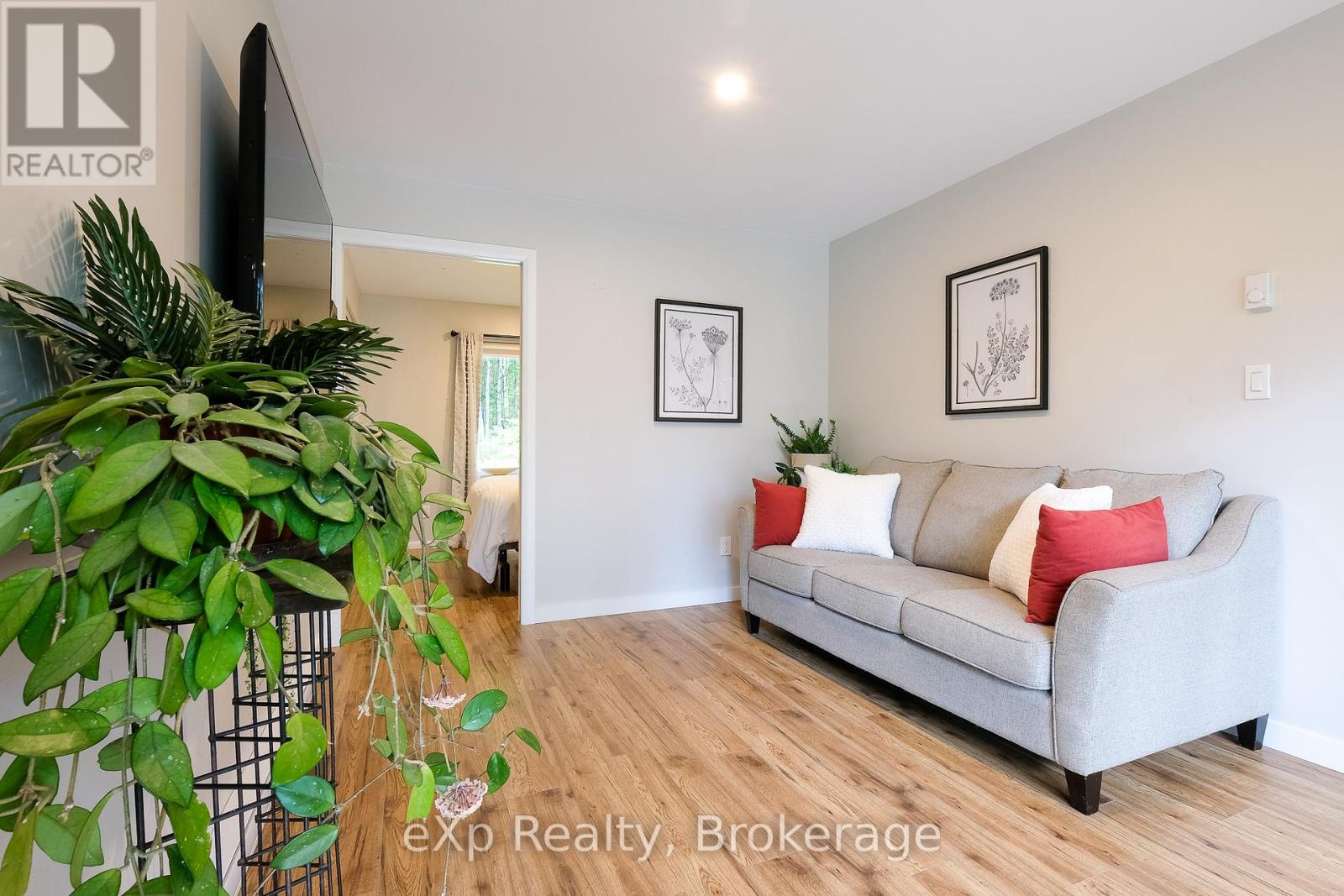 442625 Concession Road 21, Georgian Bluffs, Ontario N0H 2T0 - Photo 20 - X12432768