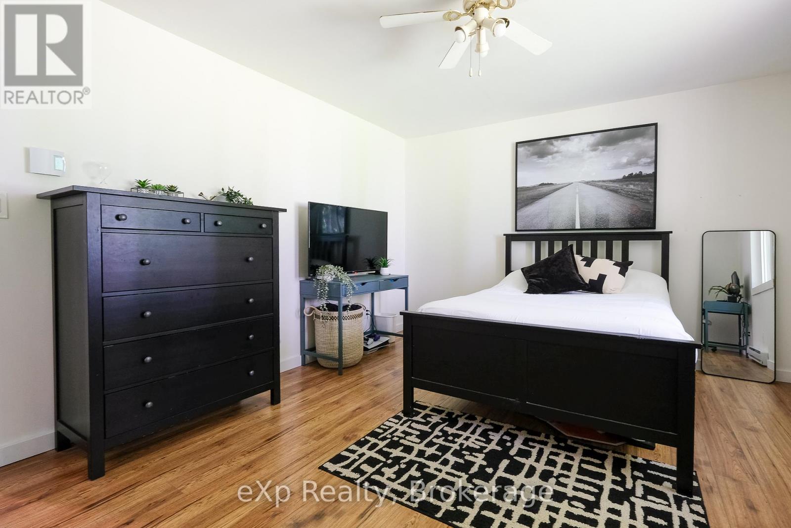 442625 Concession Road 21, Georgian Bluffs, Ontario N0H 2T0 - Photo 26 - X12432768