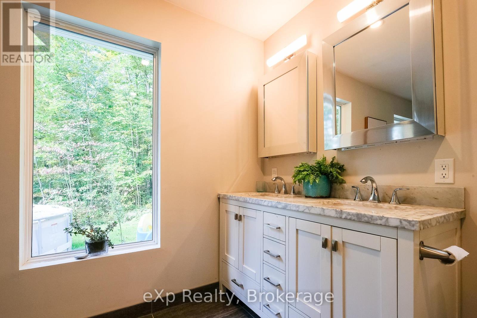 442625 Concession Road 21, Georgian Bluffs, Ontario N0H 2T0 - Photo 24 - X12432768