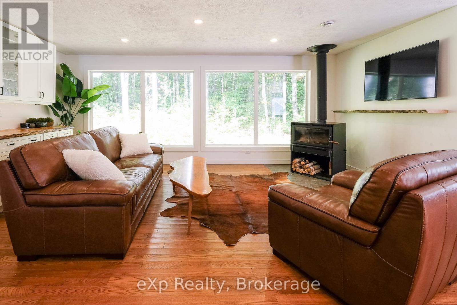 442625 Concession Road 21, Georgian Bluffs, Ontario N0H 2T0 - Photo 9 - X12432768