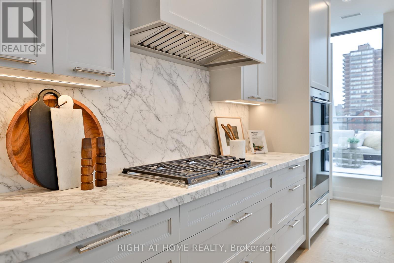 302 - 10 Prince Arthur Avenue, Toronto, Ontario  M5R 1A9 - Photo 11 - C12612620