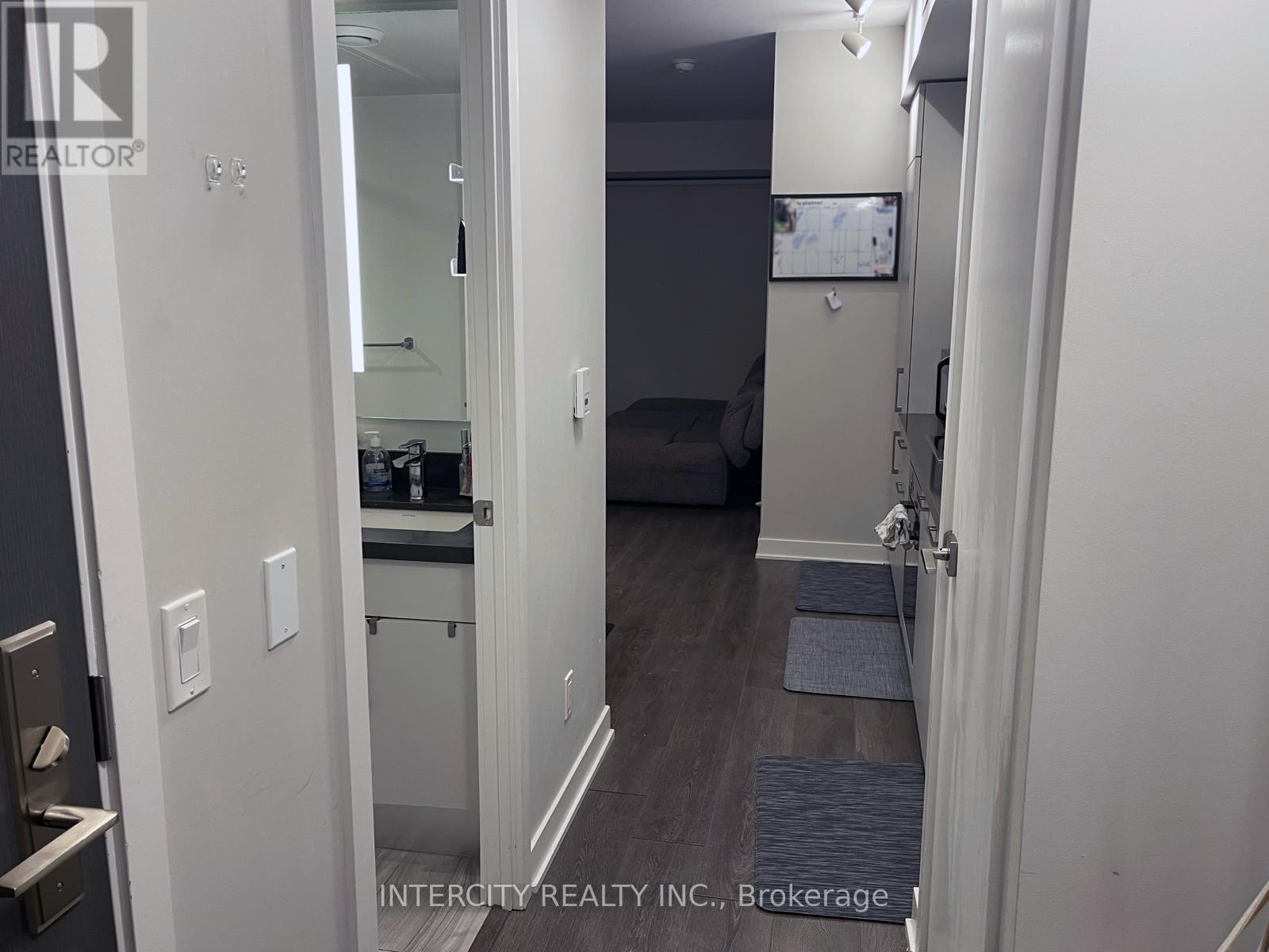 2103 - 188 Cumberland Street, Toronto (Annex), Ontario  M5R 0B6 - Photo 9 - C12612634