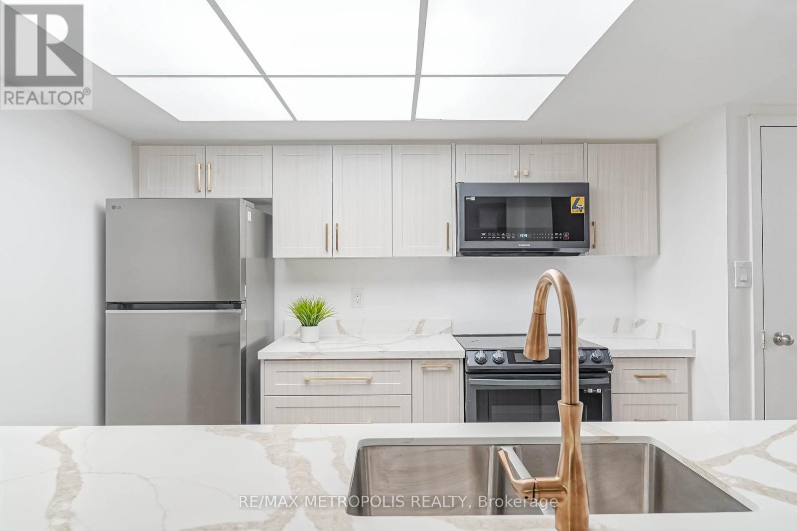 2908 - 1001 Bay Street, Toronto, Ontario  M5S 3A6 - Photo 17 - C12612646