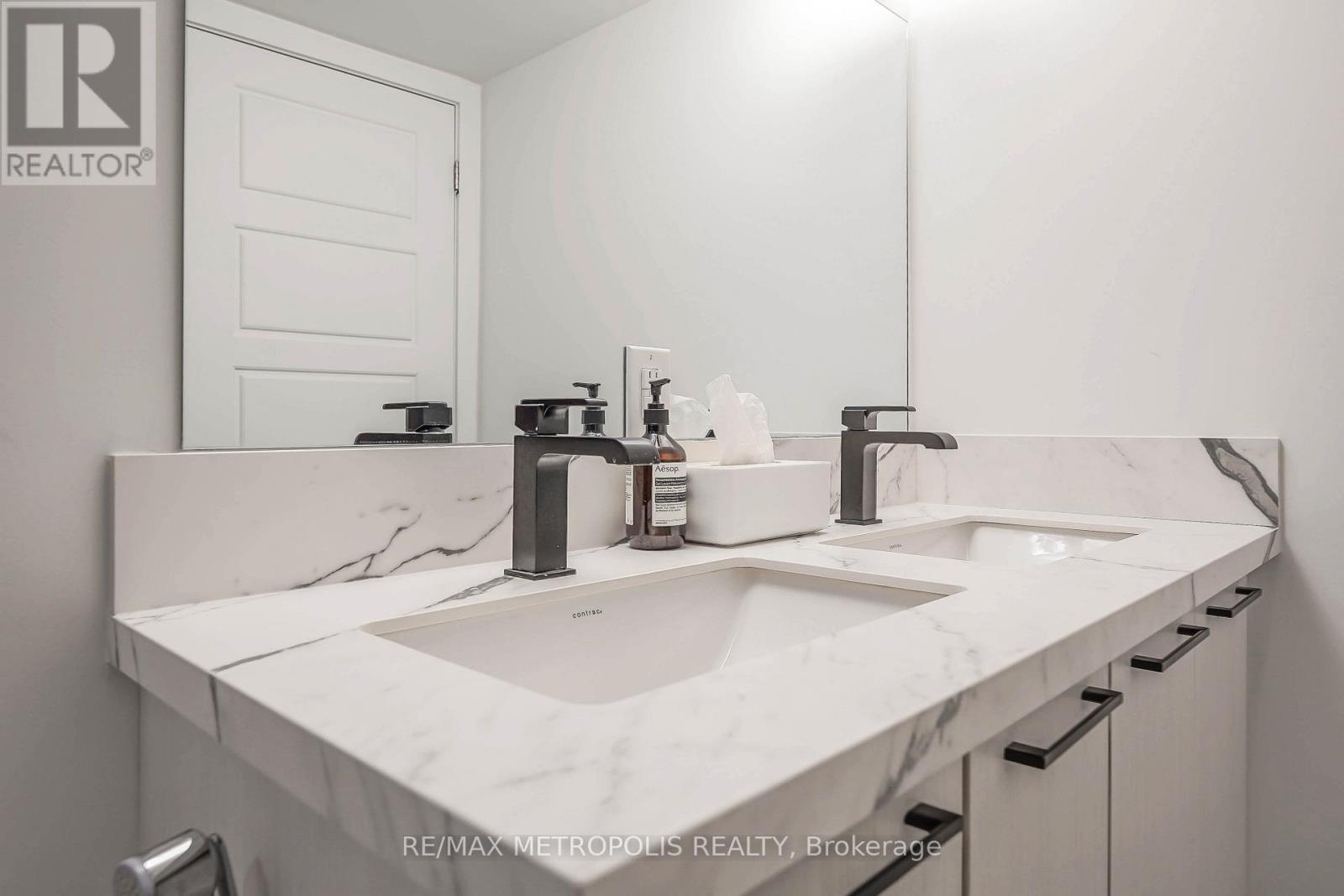 29 - 871 Sheppard Avenue W, Toronto (Clanton Park), Ontario  M3H 0E8 - Photo 34 - C12612650