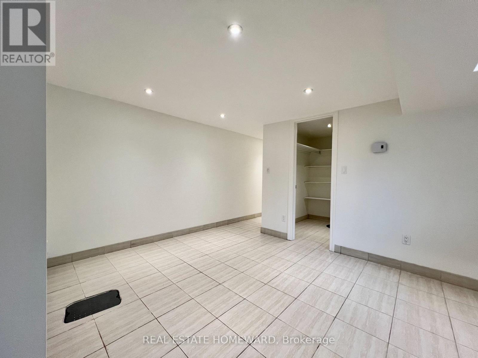 Lower - 220 Pape Avenue, Toronto, Ontario  M4M 2V8 - Photo 10 - E12612668