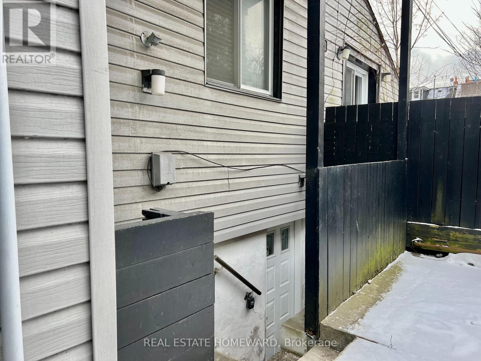 Lower - 220 Pape Avenue, Toronto, Ontario  M4M 2V8 - Photo 16 - E12612668
