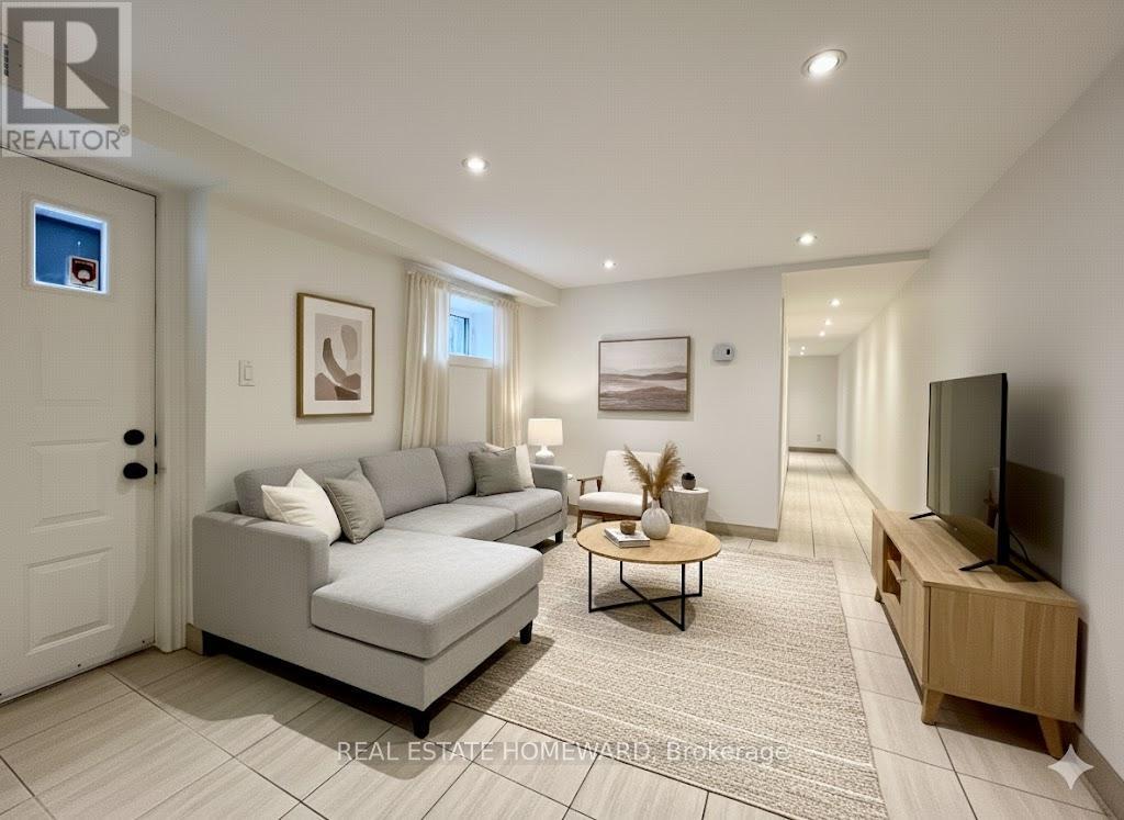 Lower - 220 Pape Avenue, Toronto, Ontario  M4M 2V8 - Photo 2 - E12612668